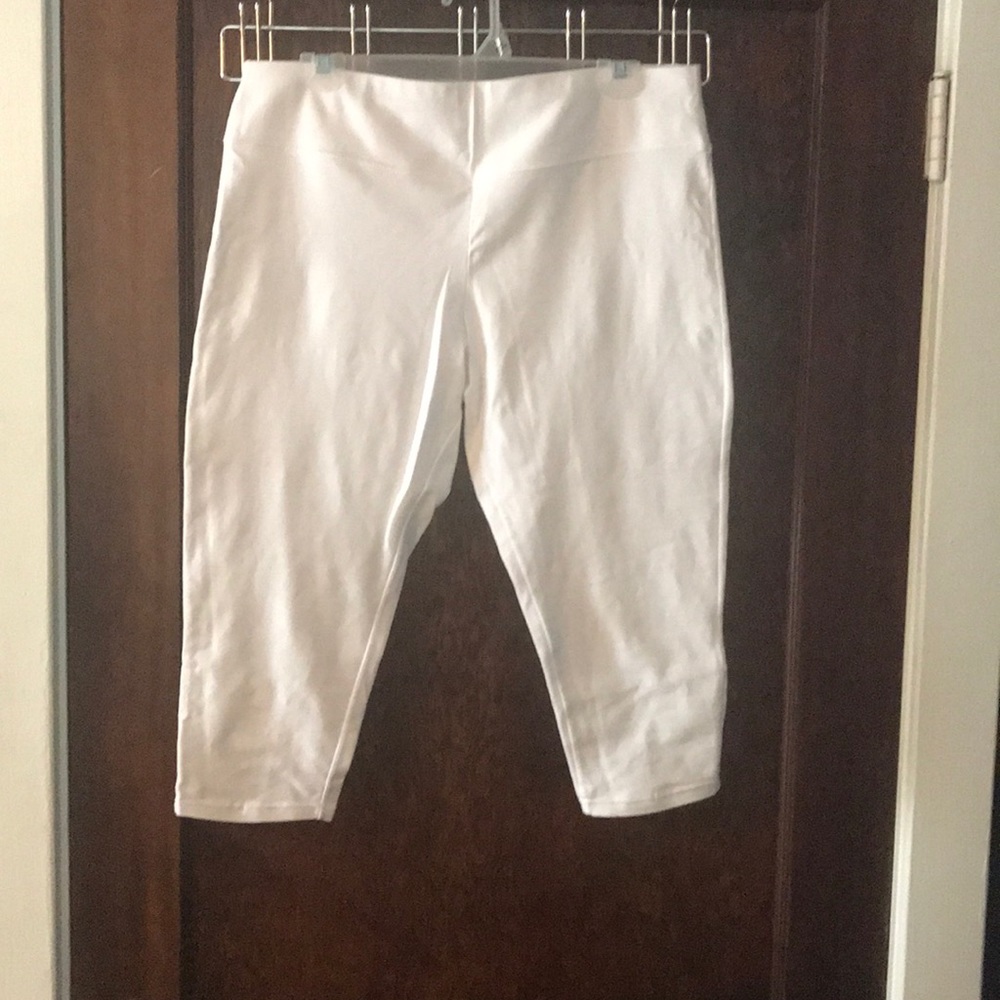 White crop pant
